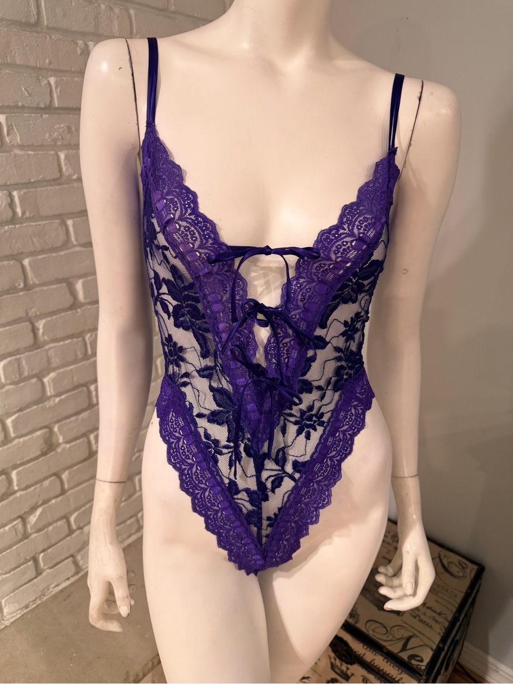 Victoria’s Secret Gold Label Vintage Purple Lace Teddy Bodysuit Romper S 90s
